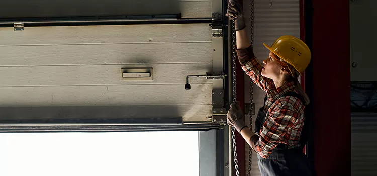 Addressing Common Garage Door Stoppage Issues in Seminole, FL
